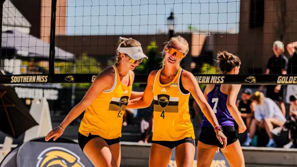 Sadie McAda and Laurel Dennis at the Spring Break Slam