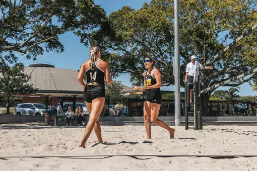 Abby Lewis (14) and Zuzanna Michalska (1) at Spring Break Slam