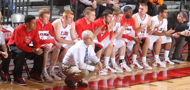 Men's basketball bench