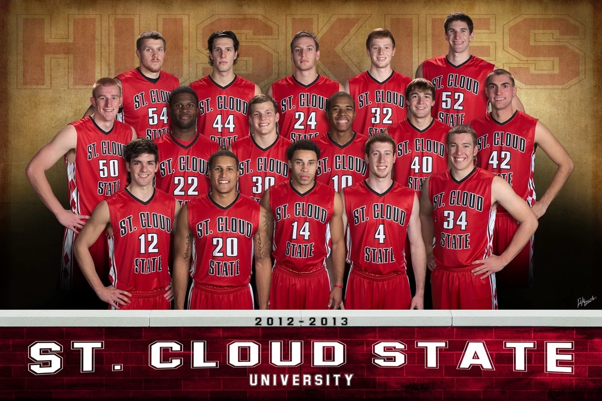 2012-13 Men's basketball team photo
