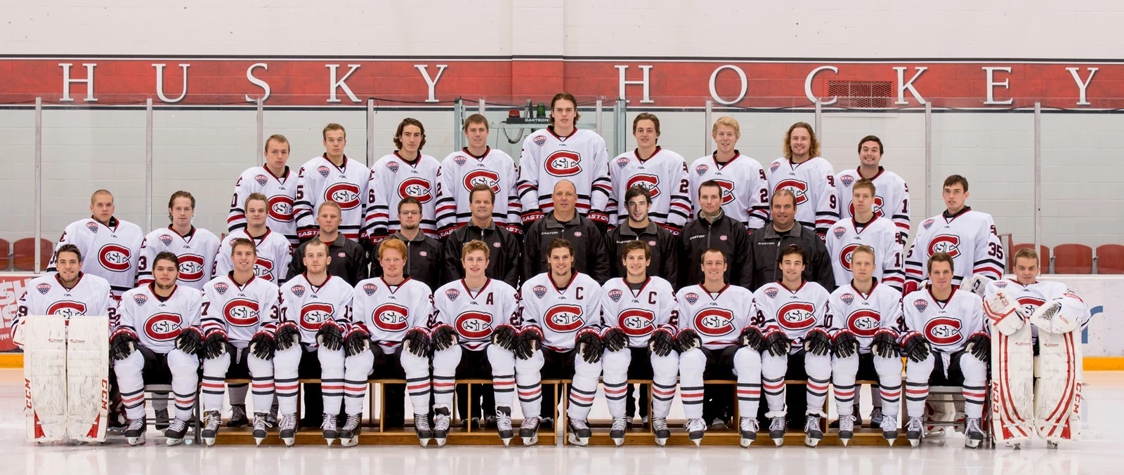 2013-14 SCSU Men's Hockey Team Photo