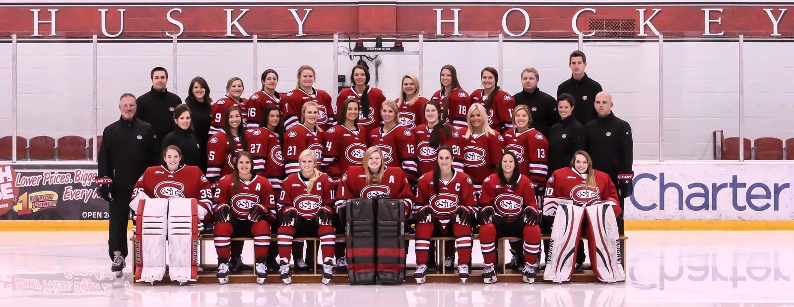 2014-15 Women's Hockey Team Photo