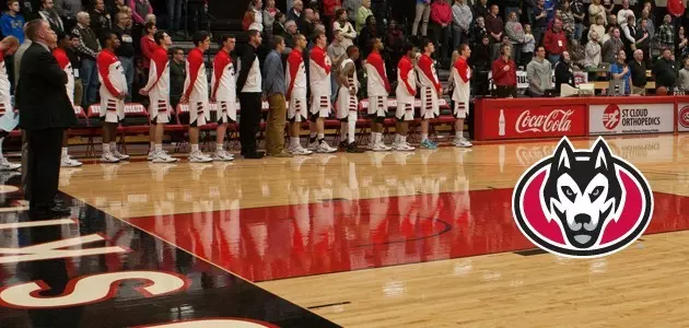 Men's basketball bench.12.12.14
