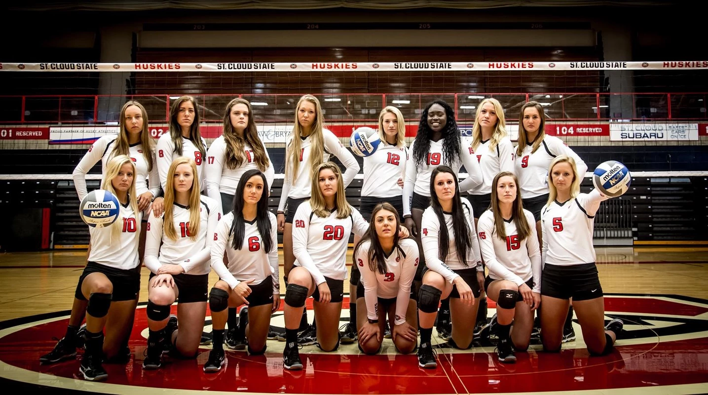 2016 Volleyball Team Shot