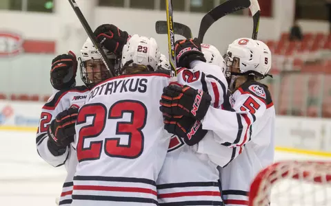 2017-18 Women's Hockey Huddle