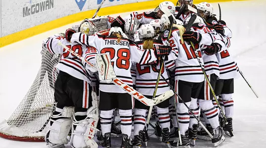 women's hockey home huddle