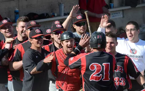 SCSU Baseball Celebrates in 2018
