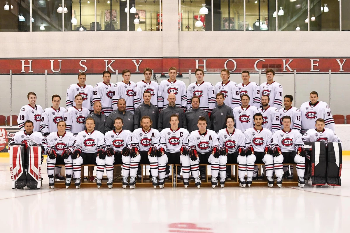 2018-19 Men's Hockey Team Photo