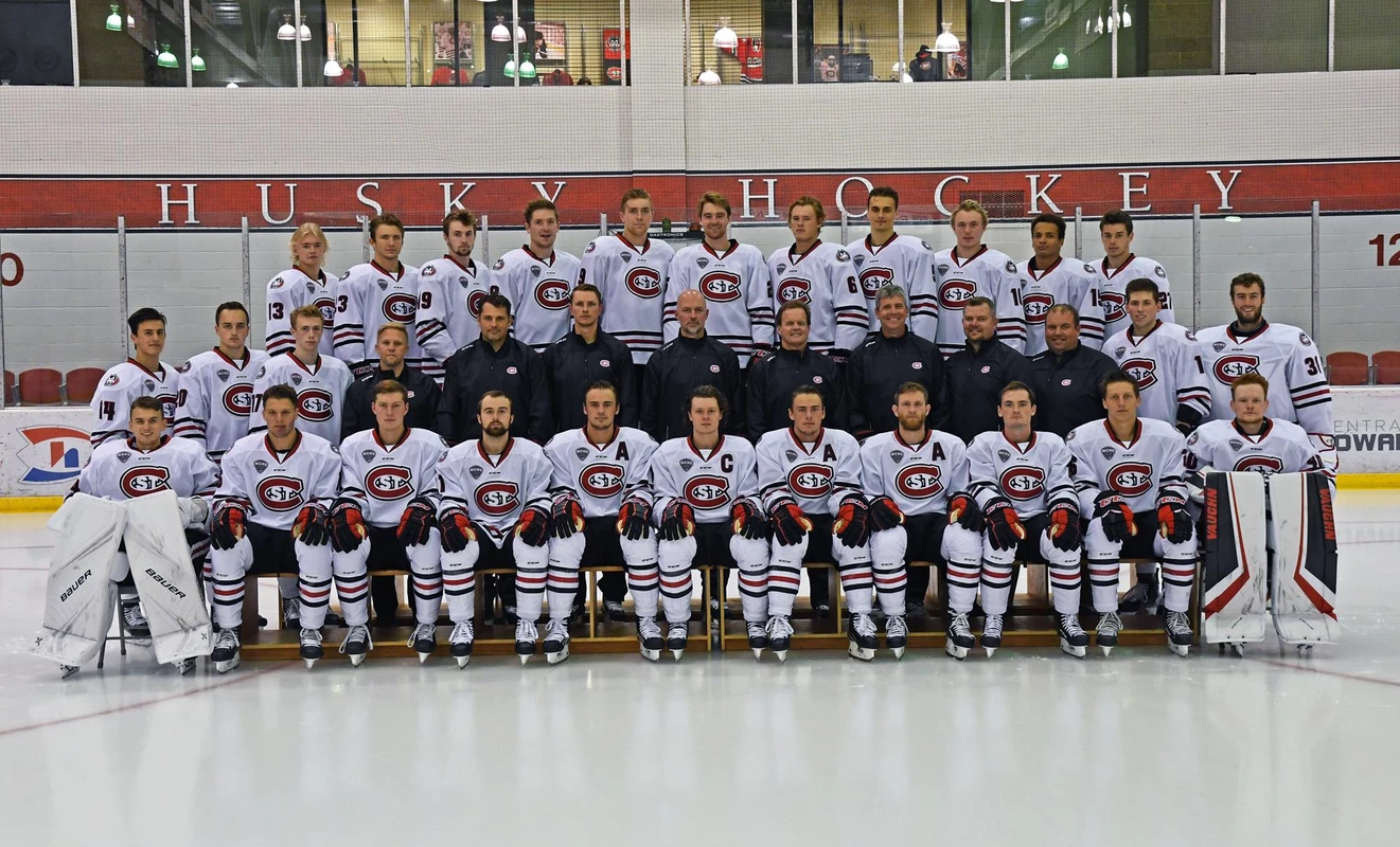 2019-20 SCSU Men's Hockey Team Photo