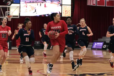 katrina Theis going up for a layup