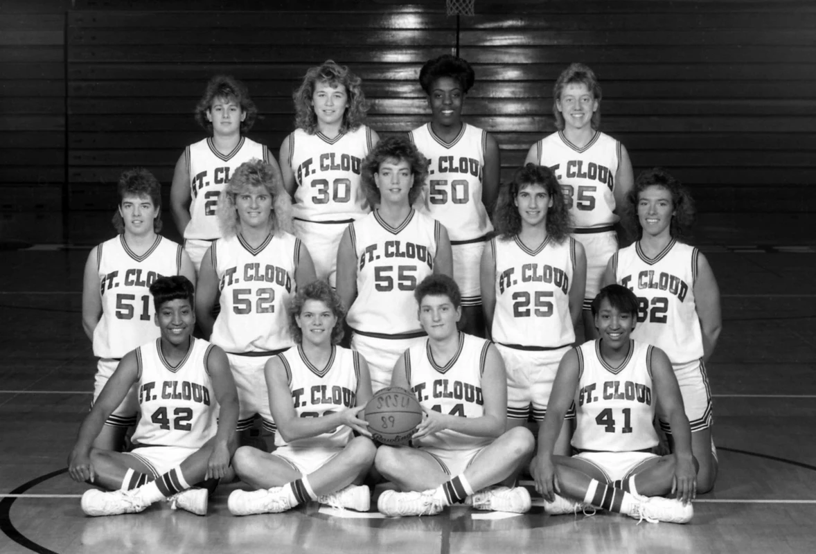 1988-89 Women's Basketball team