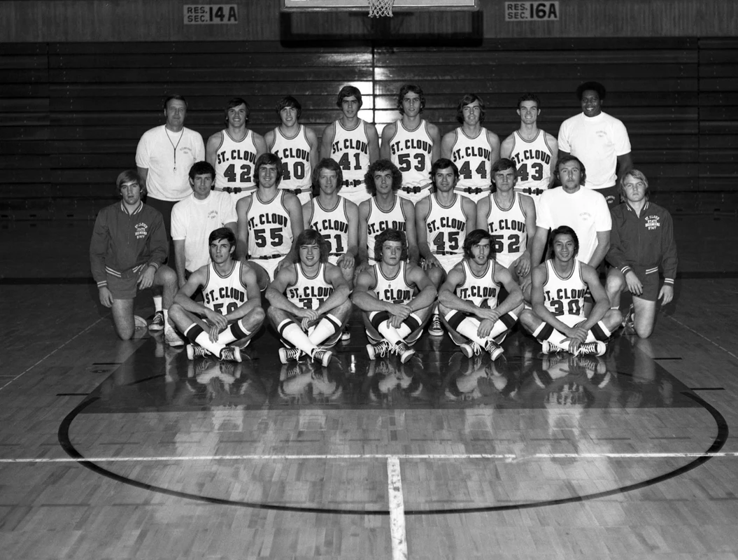 1973-74 Men's Basketball Team Photo