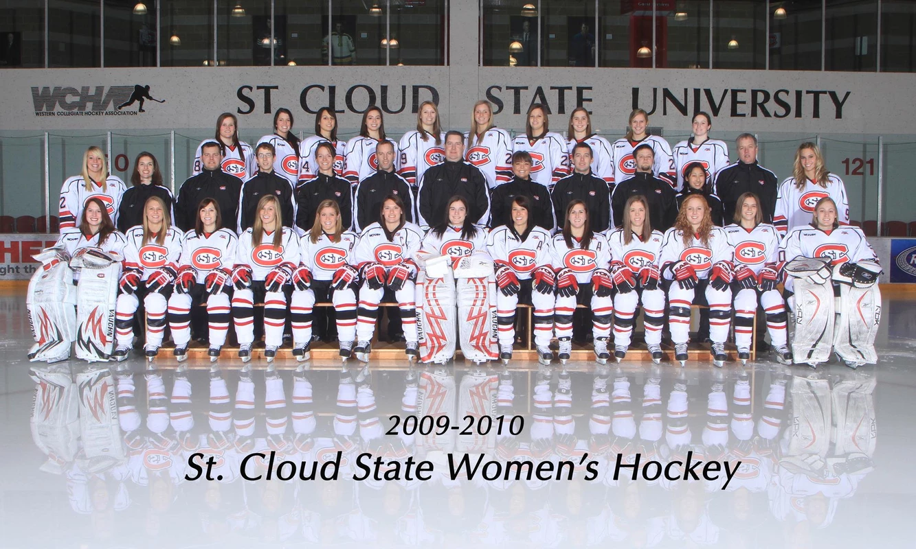 2009-10 SCSU Women's Hockey Photo
