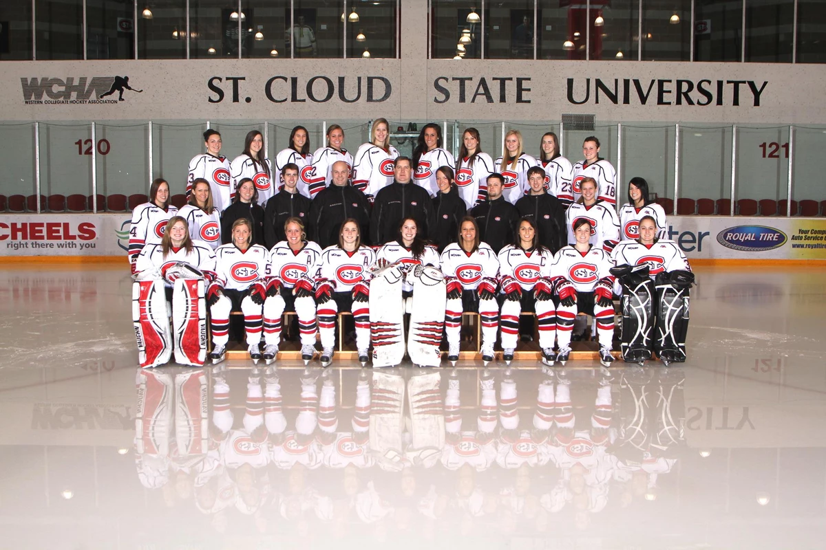 2011-12 Women's Hockey Team Photo