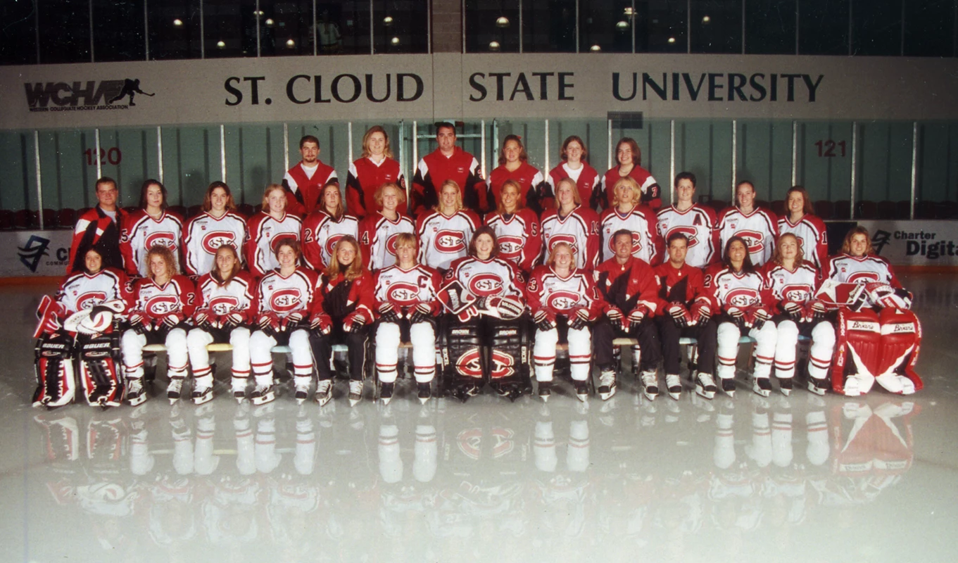 2000-01 Women's Hockey Photo