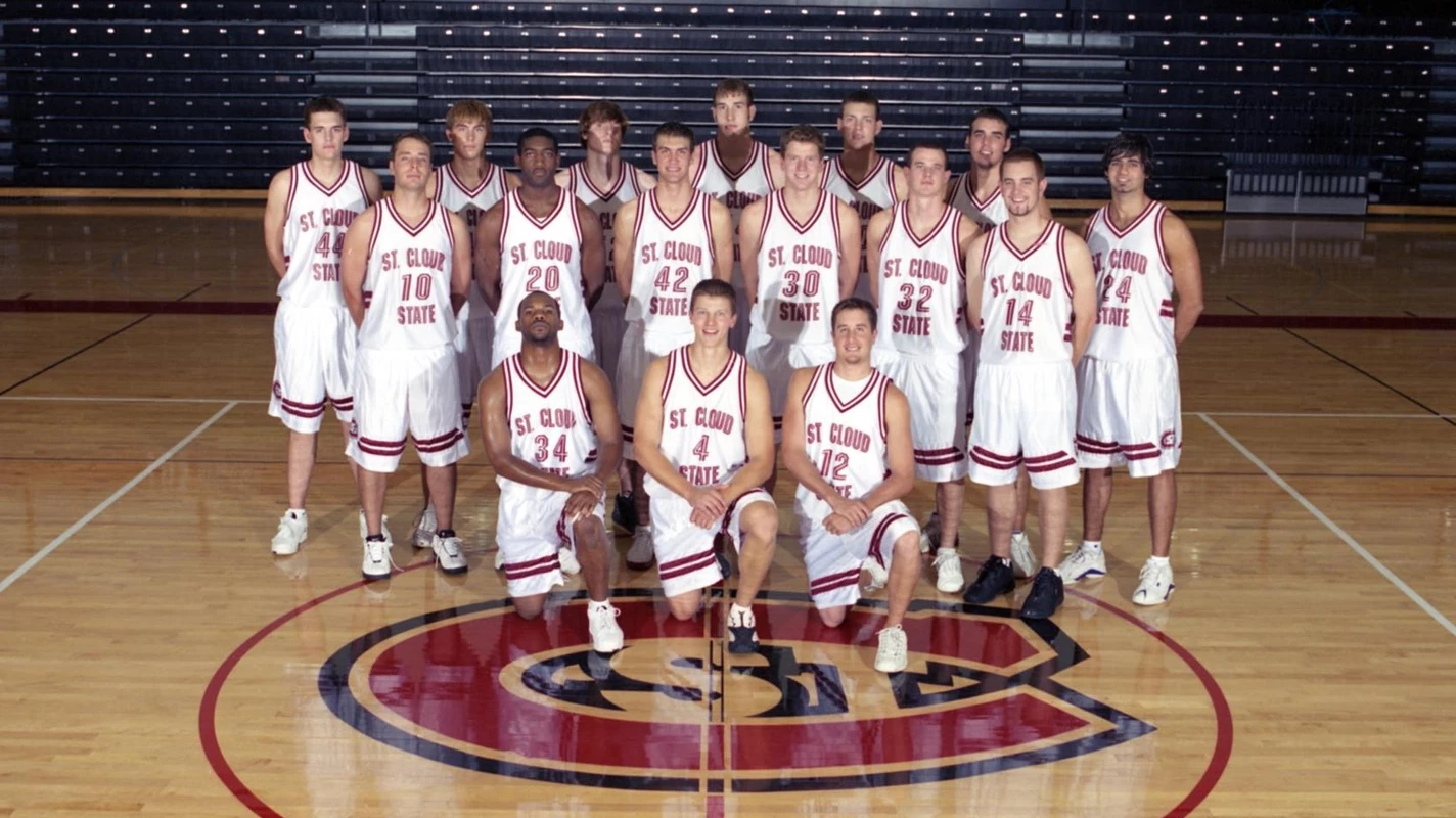 2003-04 Men's Basketball Team Photo