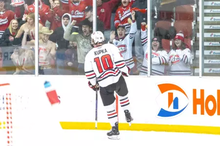 Kupka scores vs. UND