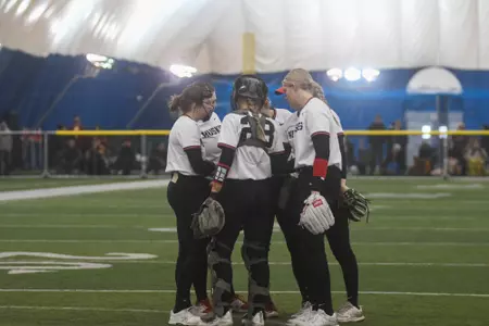 mini team huddle vs. Minnesota Duluth 2-1-25