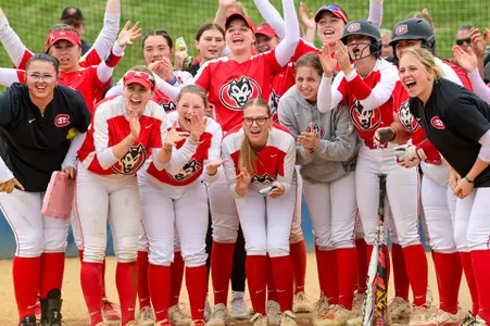 Team home run celly @ UMary 4-27-25