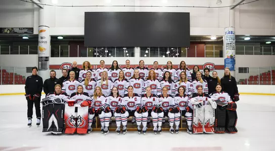 2025-26 Women's Hockey Team Photo