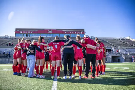 team huddle/Husky Stadium vs. MSU Moorhead 10-18-26