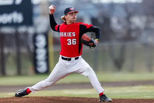Conner Larson pitching