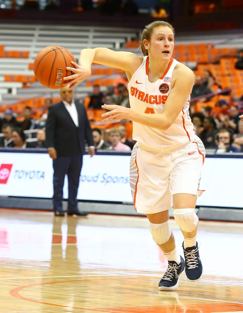 Tiana Mangakahia on a no-look pass.