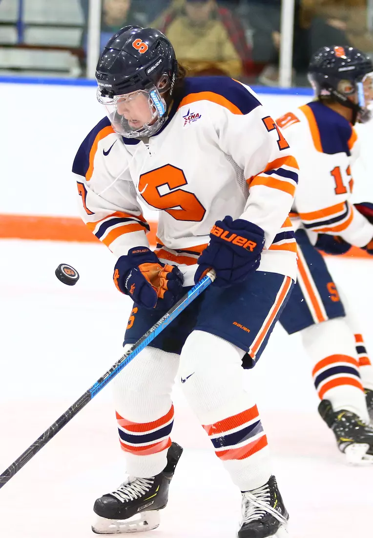 Emma Polaski deflects a puck.