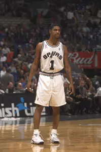 Hart Signs With Charlotte Bobcats Image