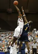 SU Dodges Red 3-Point Barage, Wins 82-69 Image