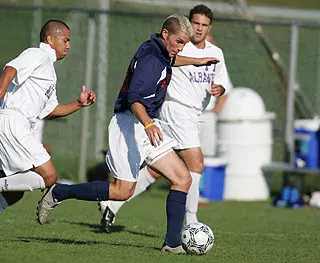 Men’s Soccer Loses, 3-2, at UConn Image