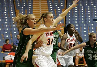 SU Hosts Le Moyne In Final Preseason Exhibition Image