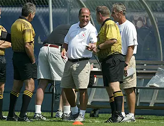 Men's Soccer Inks Nine for 2006 Image