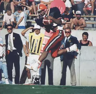 Moore Returns to Mentor SU Receivers Image