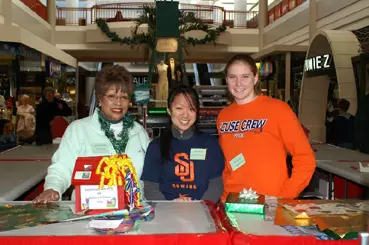 Women's Rowing Wraps Presents For Charity Image