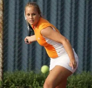SU Tennis Defeats Brown, 5-2 Image