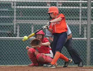 Orange Softball Splits Twin Bill at Canisius Image