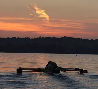 Women’s Rowing Jumps in Poll and Heads to Boston Image