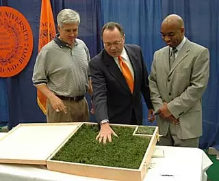 Weekly Daryl Gross Radio Show Begins Tonight Image