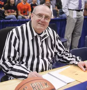 A Behind-the-Scenes Look at SU Basketball Games: John Mason Image