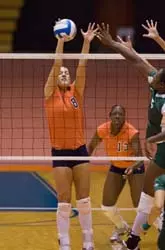 Volleyball Rallies to Defeat Georgetown Image