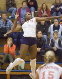 Volleyball Wins Thriller Against Pittsburgh Image