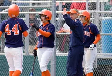 Softball Continues Homestand Versus Niagara on Wednesday Image