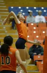 Volleyball Hosts Connecticut on Senior Day Image