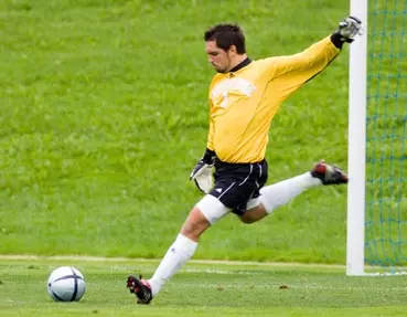 SU Loses Fourth Straight; Cavicchia Makes 100th Career Save Image