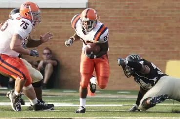 Syracuse Beats Connecticut, 20-14, in First BIG EAST Victory Image