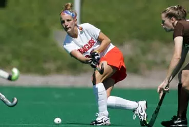 Syracuse Edges Quinnipiac in Field Hockey Action, 2-1 Image