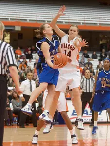 Women's Hoops Loses At # 7/6 North Carolina Image