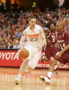 Massachusetts Outlasts Syracuse, 107-100 Image