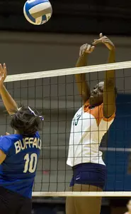 Cobbina’s Double-Double Leads Orange at Connecticut Image